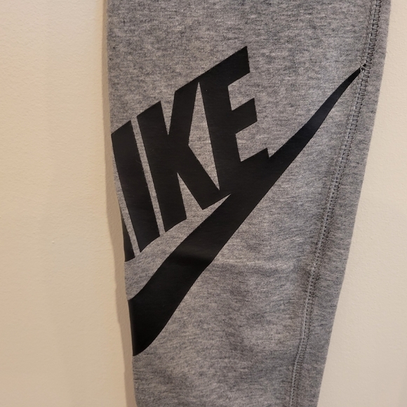 Nike Gray Leg a See High Waisted Sportswear Performance Leggings Small Elastic - Picture 6 of 10